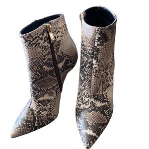 Qupid Snake print ankle booties